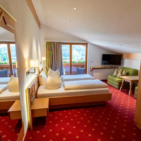 Arnika Garni Hotel 4*